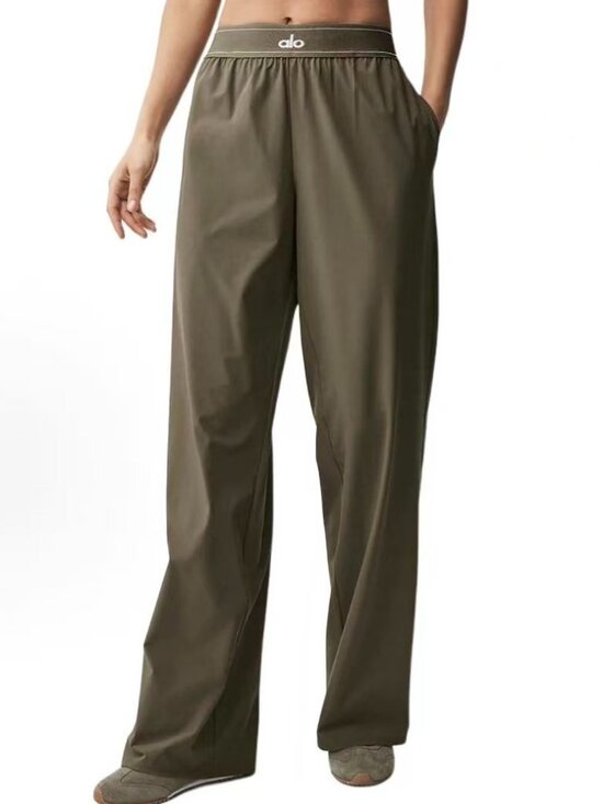 ALO Yoga Pants - NWT Olive🎄 ALO Yoga Suit Up Pants XXS | Relaxed Fit | Versatile trousers